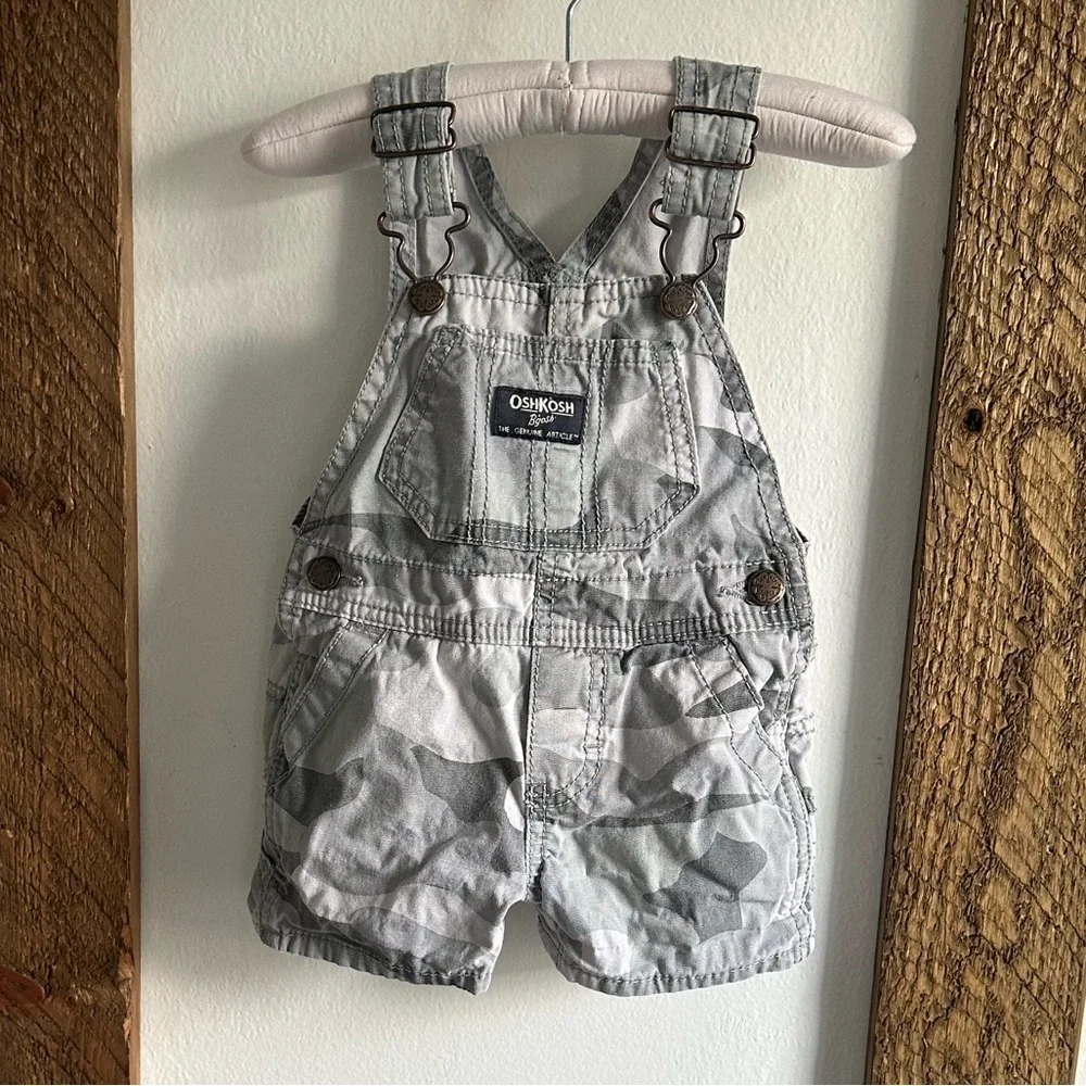 OshKosh B’gosh baby boy 6 month Gray Camo overalls Shortalls EUC
